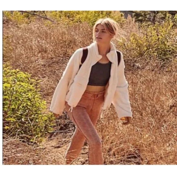 NWOT Free People Movement cropped Jogger - Picture 2 of 9